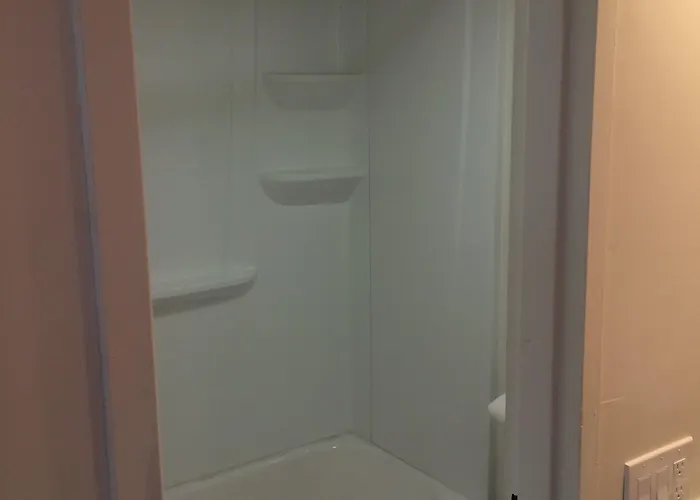 Travel Inn And Suites