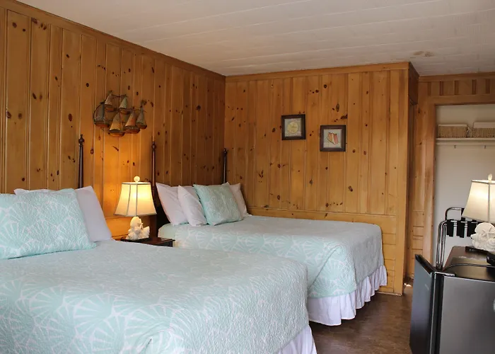 Town & Beach Motel