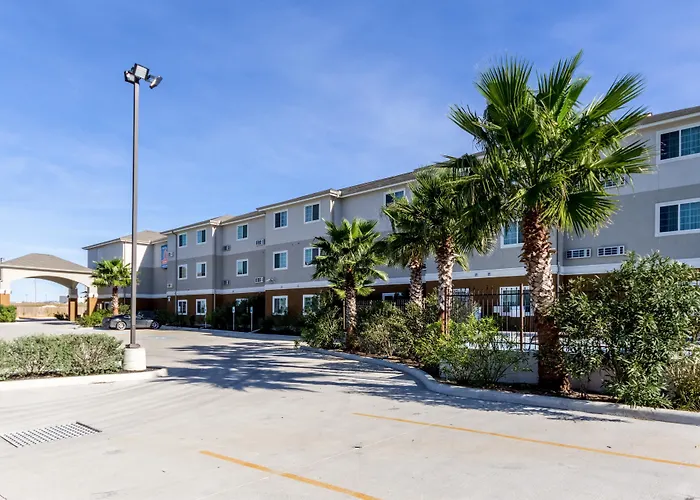 Super 8 By Wyndham Kenedy