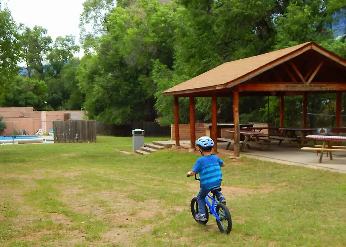 Buffalo Lodge Bicycle Resort - Amazing Access To Local Trails & The Garden