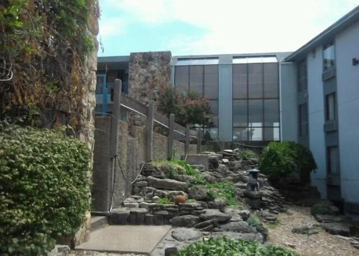 Quail'S Nest Inn & Suites