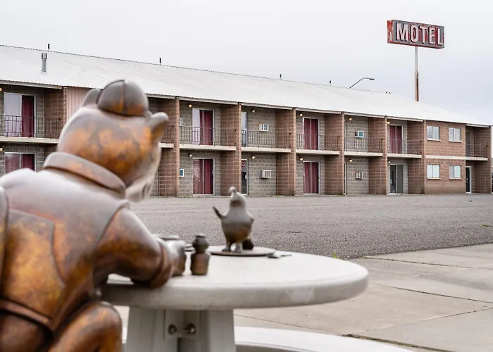 M&M Motel