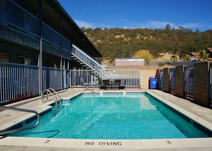 Lake Point Lodge