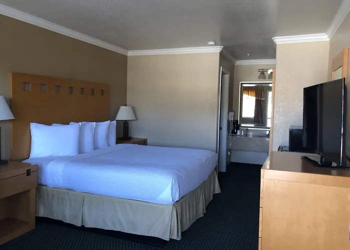 Lake Point Lodge