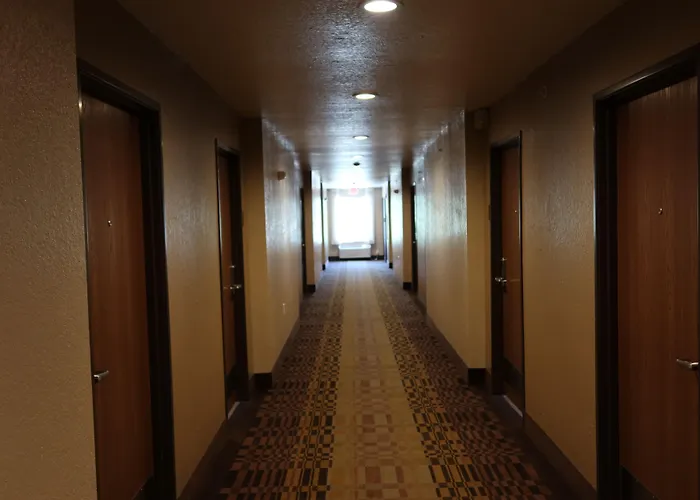 West Worth Inn & Suites White Settlement