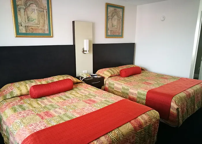 Merida Inn & Suites