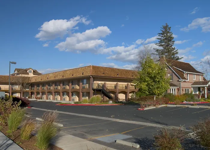 Carson Valley Motor Lodge And Suites