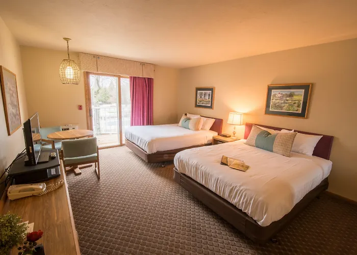 Somerset Inn & Suites