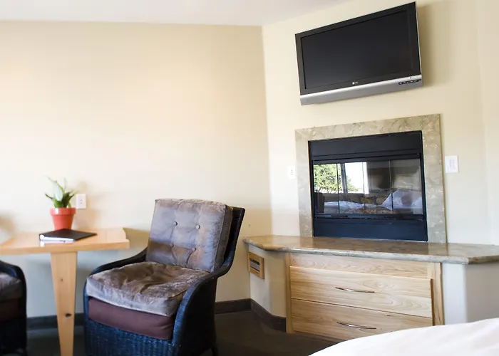 Cambria Shores Inn