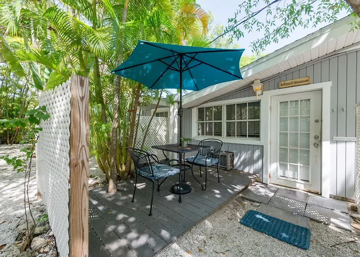 Tarpon Tale Inn