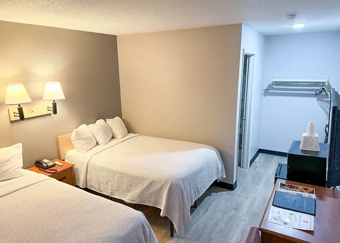 Super 7 Motel