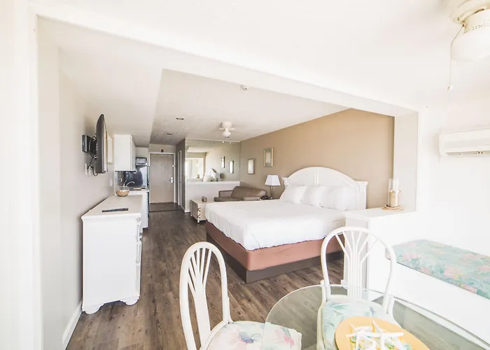 Surf Club Oceanfront Hotel