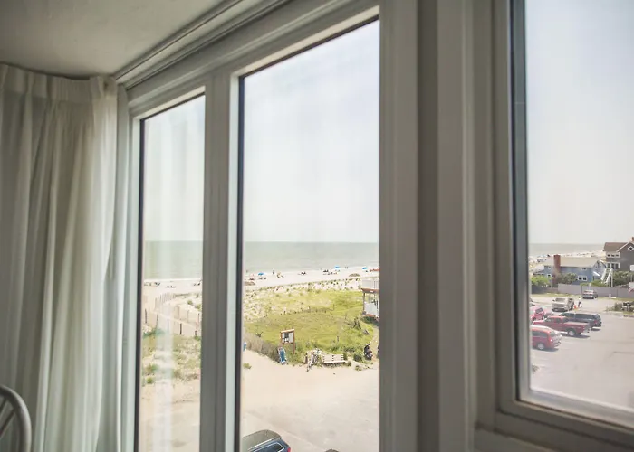 Surf Club Oceanfront Hotel