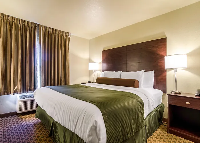 Cobblestone Inn & Suites Cambridge