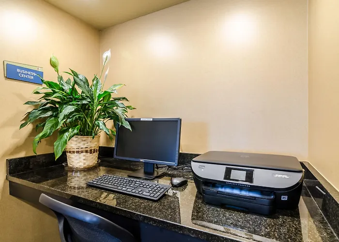 Cobblestone Inn & Suites Cambridge