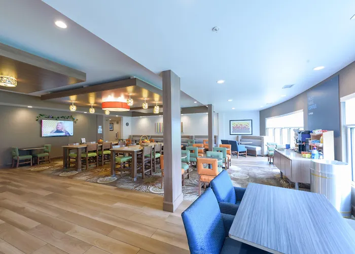 Holiday Inn Express & Suites Jamestown By Ihg