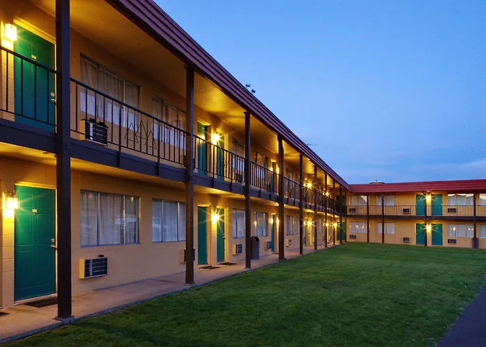 Tiki Lodge Motel
