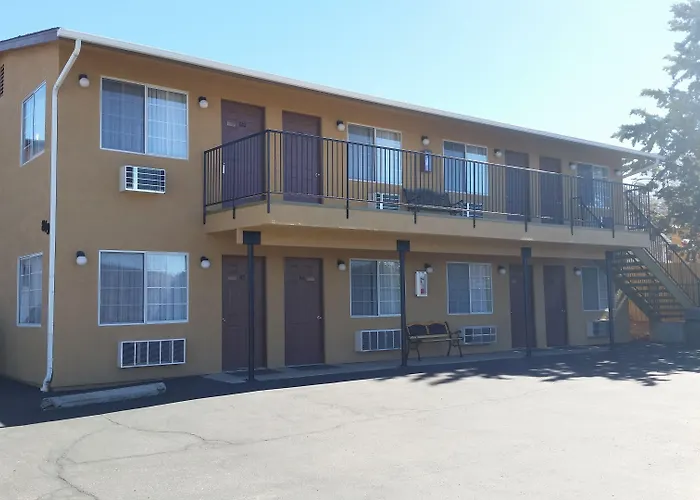 Heritage House Motel