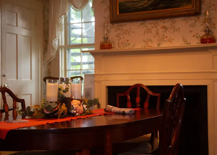 Clark Currier Inn