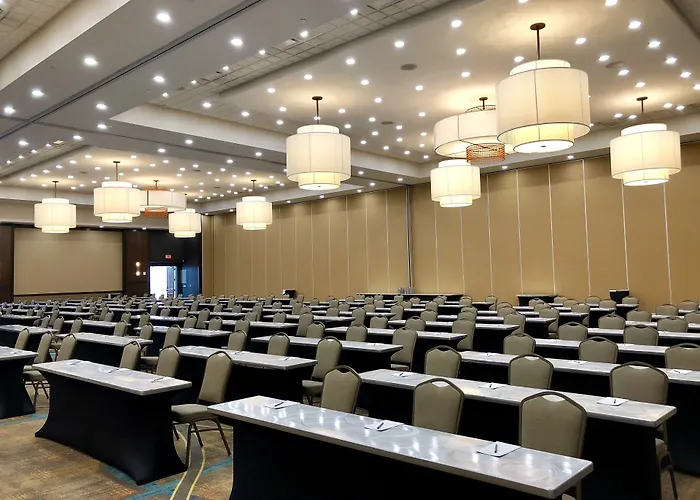 Embassy Suites By Hilton Chicago Naperville