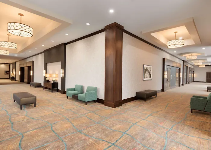 Embassy Suites By Hilton Chicago Naperville