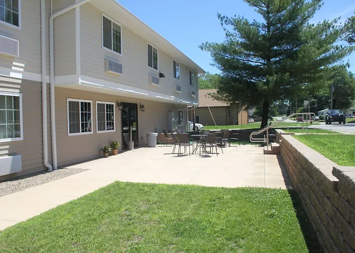 Green Acres Hotel