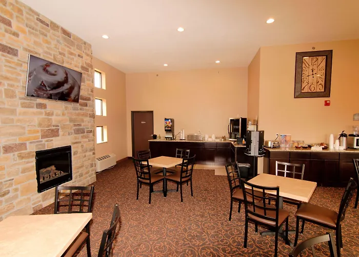 Cobblestone Inn & Suites - Denison | Oak Ridge