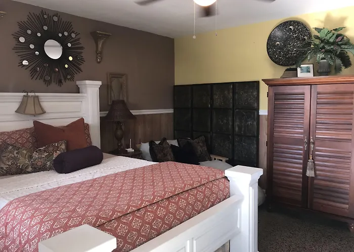 Shamrock Cove Inn