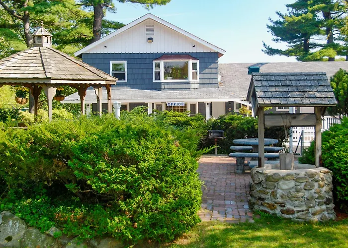 Kittery Inn & Suites
