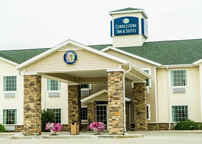Cobblestone Inn & Suites-Winterset