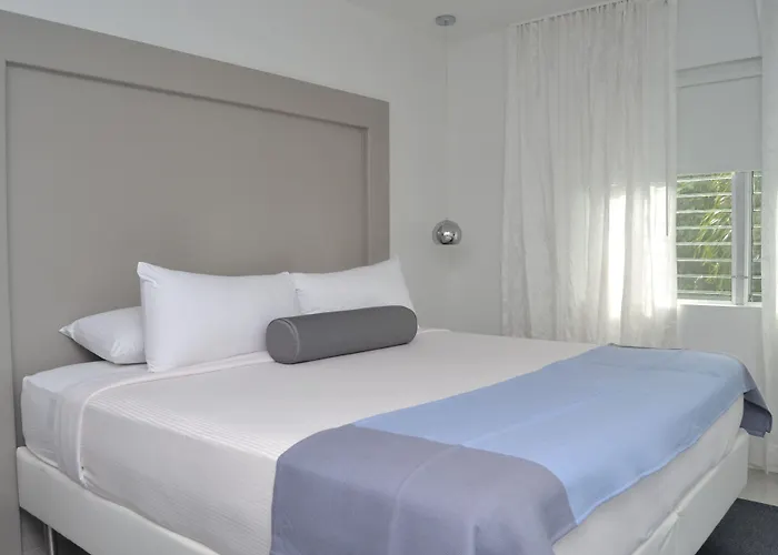 North Beach Hotel