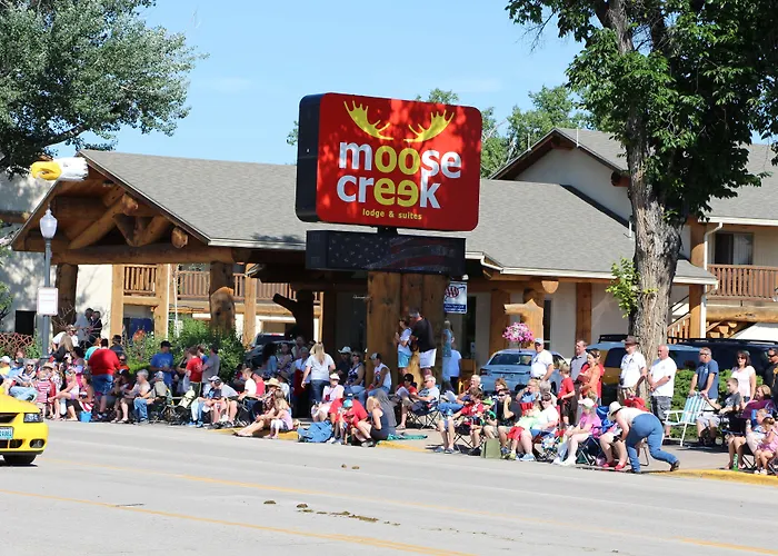 Moose Creek Lodge & Suites