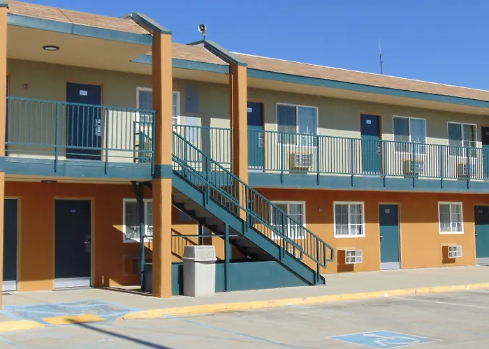 Corcoran Country Inn