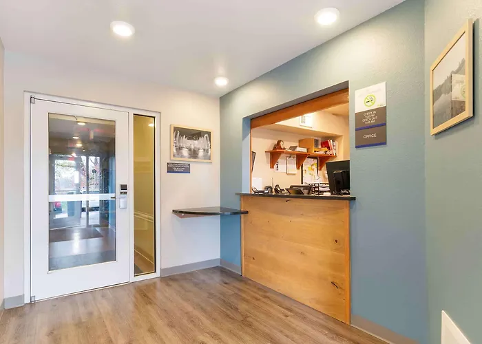 Extended Stay America Select Suites - Kansas City - Stadium