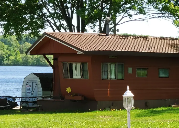 Lakeshore Motel Ice Lake