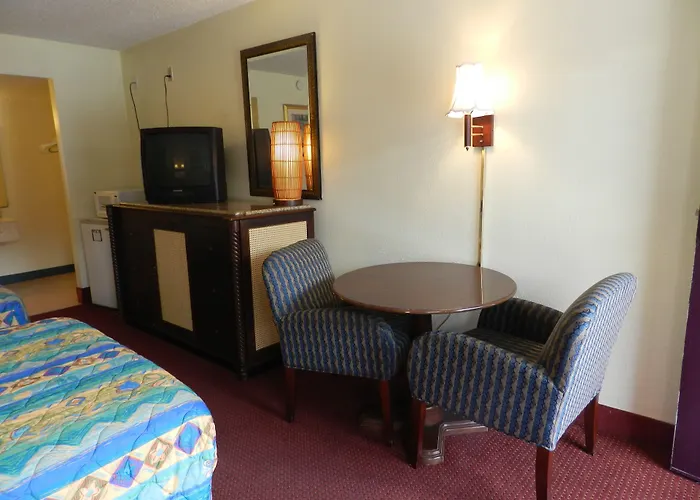Maple Leaf Inn & Suites