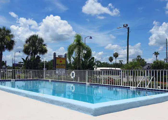 Maple Leaf Inn & Suites