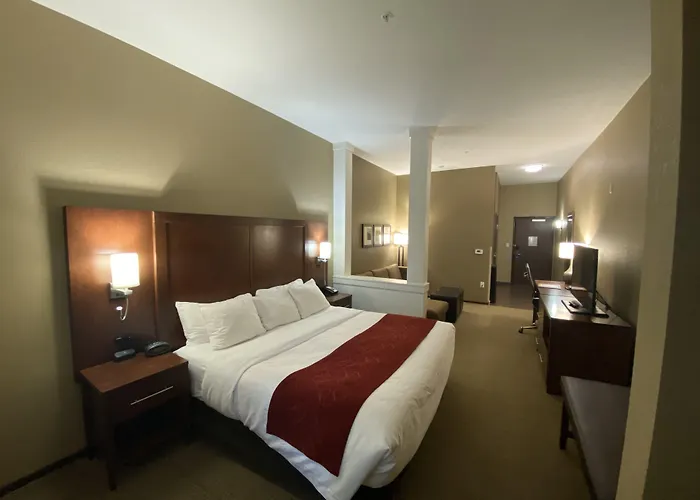 Comfort Suites West Omaha