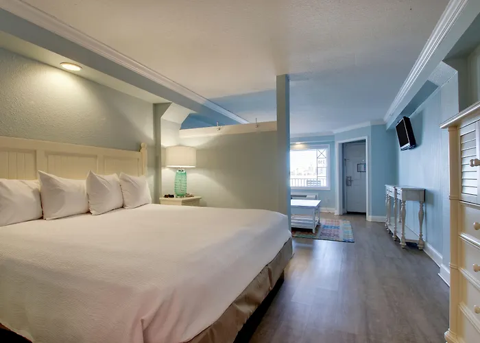 Islander Hotel & Resort