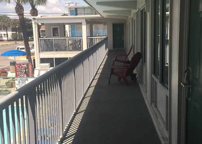 Admiral Motor Inn