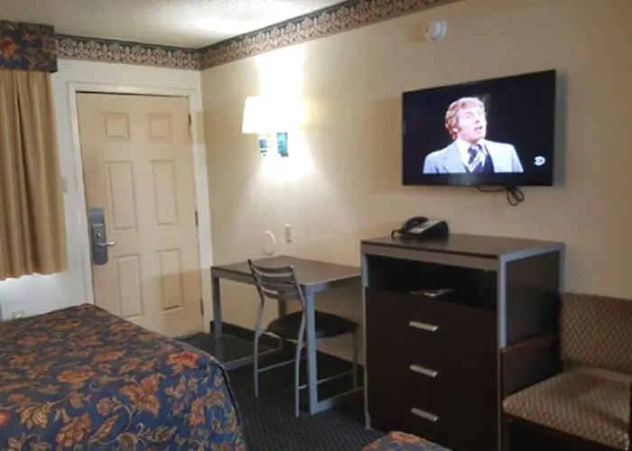 Regency Inn Motel By The Beach