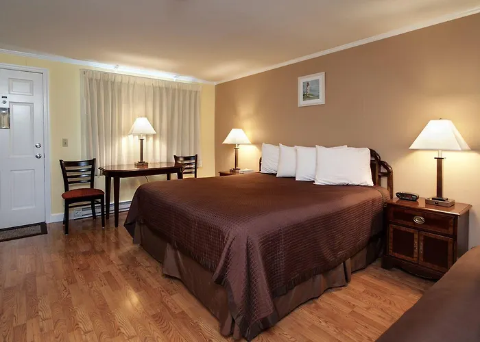 Cape Cod Harbor House Inn