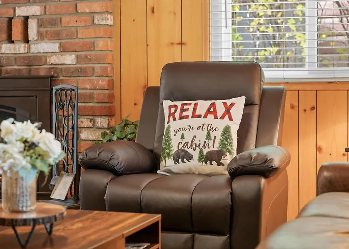 Tranquil Retreat With Fenced Backyard, Hot Tub & Bar