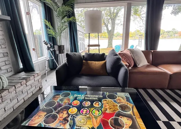 Waterfront Home With Arcade, Massagechair, Firepit, Infinity Game Table