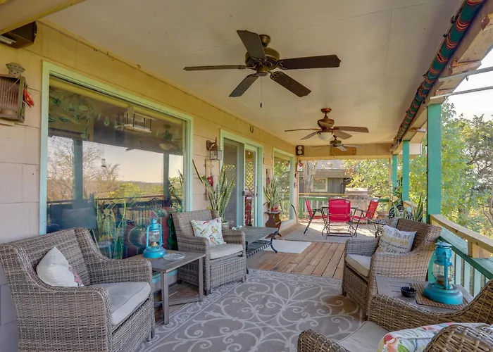 'The Treehouse' In Cherokee Village: Deck & Views