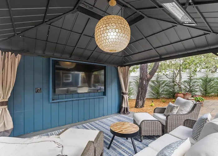 House Of Joy-Sleeps 12