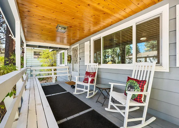 Tranquil Retreat With Fenced Backyard, Hot Tub & Bar