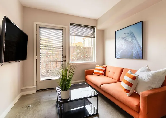 Stay Portland - Bright Studio Apartment - Food Carts & Local Shops