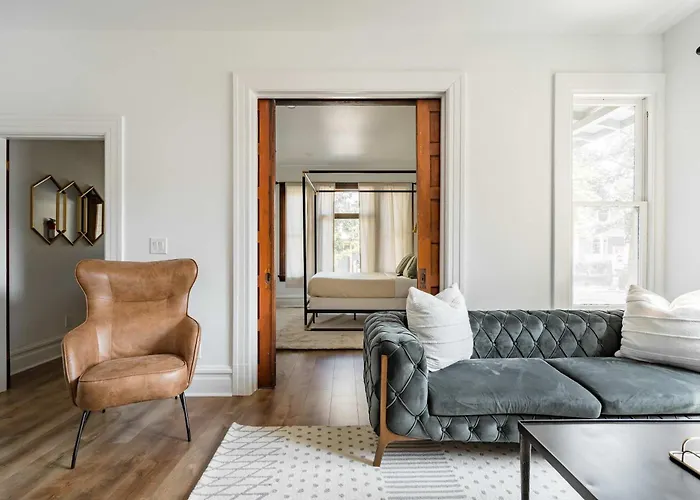 Stay Portland - The Etoile Suite - Nob Architecture & Boutiques