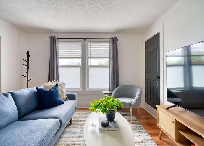 Stay Portland - La Casa Burnside - Local Eateries, Shops, And Bars